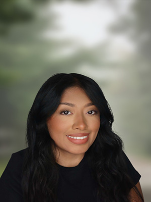 Sheila Valdovinos Headshot