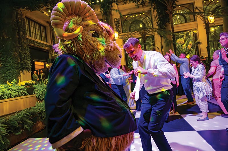Rammy is dancing on the dancefloor